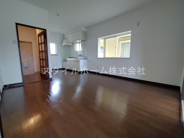 シティハイツ住吉Aの居間・リビング|同建物内別部屋の写真です。