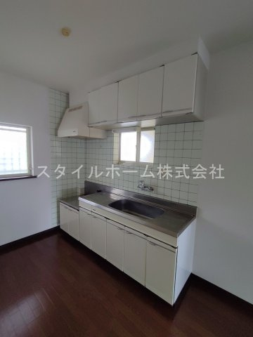 シティハイツ住吉Aのキッチン|同建物内別部屋の写真です。