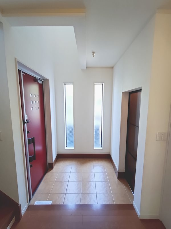 江戸川区北小岩８丁目戸建の玄関