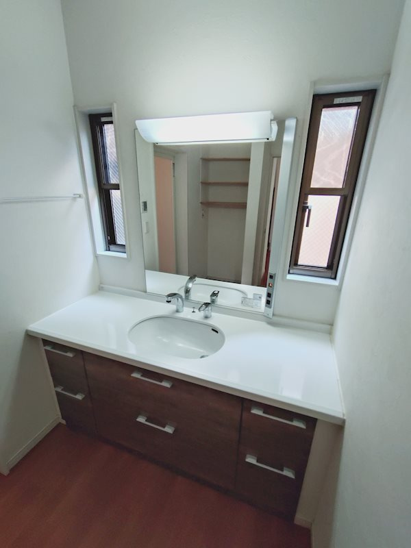 江戸川区北小岩８丁目戸建の独立洗面台