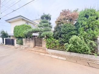 【前面道路含む現地写真】