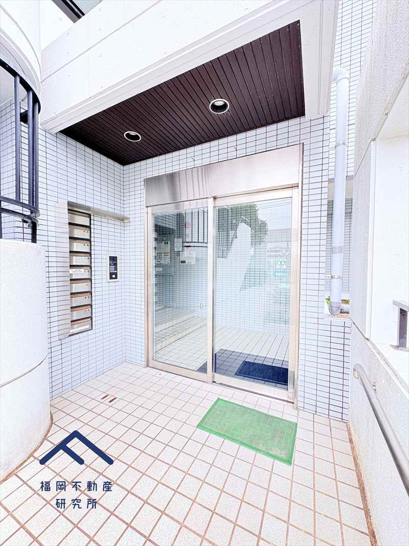 シー・アンド・シー平和のエントランス