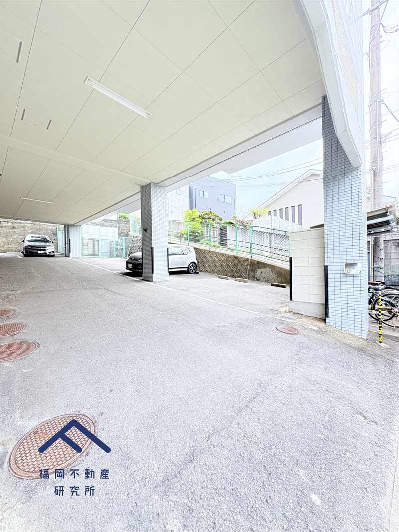 シー・アンド・シー平和の駐車場