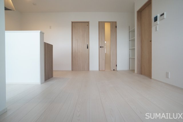 ネオステージ龍田の居間・リビング