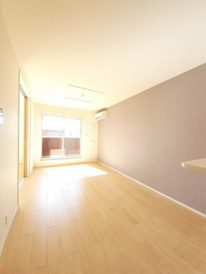 【居間・リビング】 | ルシール　名東Ａ | ゆったりとした居間です