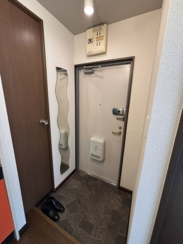 ガルボ茨木の玄関