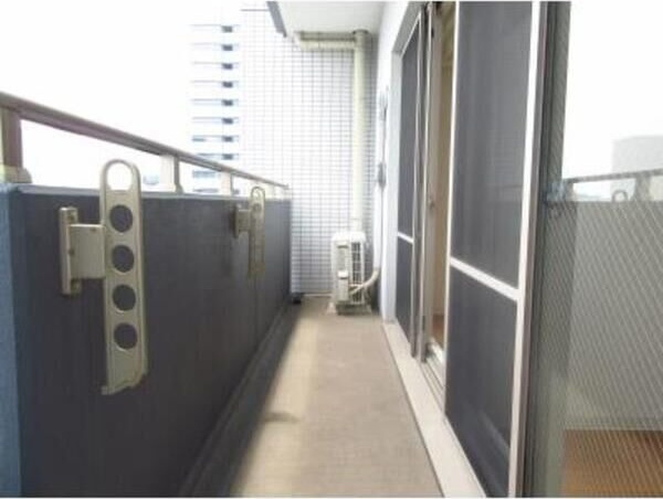 パークアクシス丸の内のバルコニー