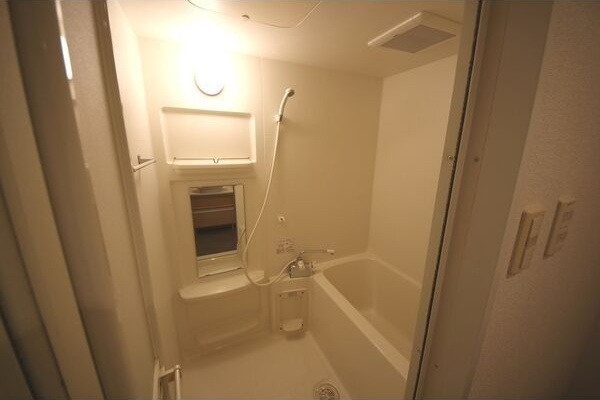 ライブコート丸の内の浴室