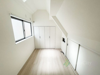 【洋室】 | 世田谷区千歳台5丁目 | 家族一人ひとりの大切なプライベート空間。自分時間をゆったりと過ごす場所。趣味・感性で個性的に飾って頂けるようシンプルに仕上がっております。