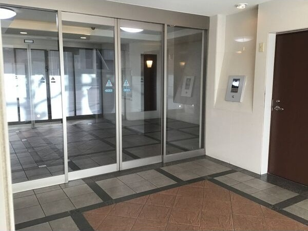 KDXレジデンス神宮前のエントランス