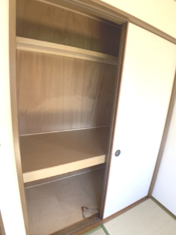 ガーデンヒルズの収納|別部屋反転間取のお写真になります。参考にご覧くださいませ。