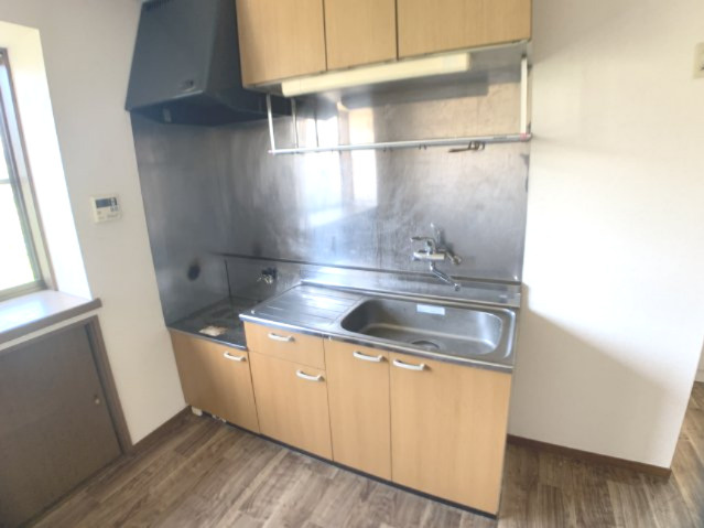 ガーデンヒルズのキッチン|別部屋反転間取のお写真になります。参考にご覧くださいませ。