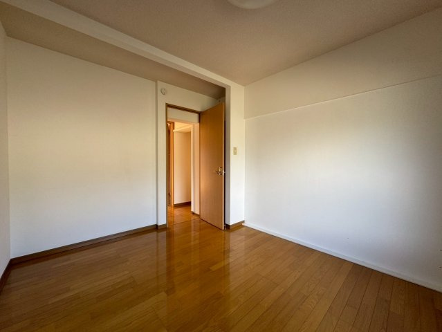 マンションTSUZUKIの洋室