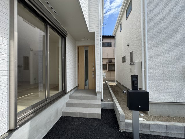葛飾区西水元６丁目新築戸建【幸田小学校：6分】のエントランス|エントランス・玄関ポーチ