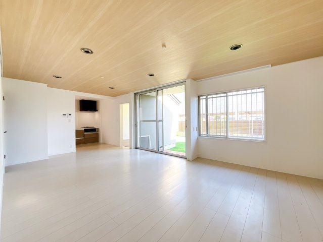【居間・リビング】 | 前橋市下小出町　中古住宅