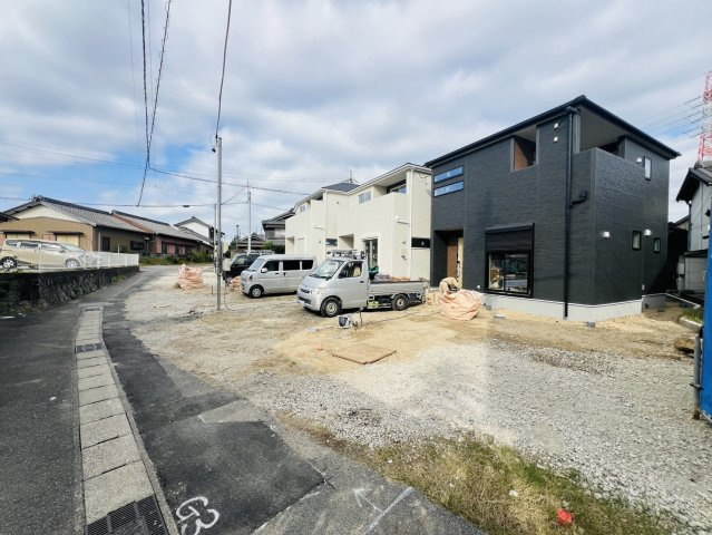 武豊町冨貴市場55『『仲介手数料無料』新築戸建ての前面道路含む現地写真