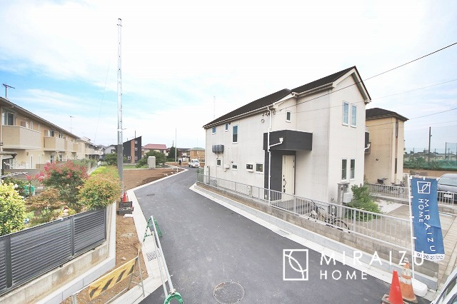 【前面道路含む現地写真】 | 陽の光をたっぷりと浴びながら気持ち良く生活ができます。夢のマイホーム、夢ではなく実現出来ます！見学・ご相談などお気軽にご連絡ください♪