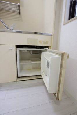 【設備】 | サンセルジュ深井 | ミニミニ冷蔵庫