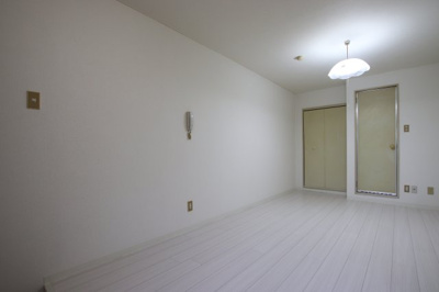 【洋室】 | サンセルジュ深井