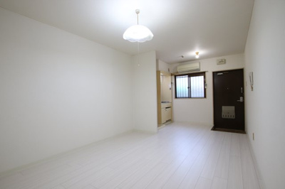 【洋室】 | サンセルジュ深井