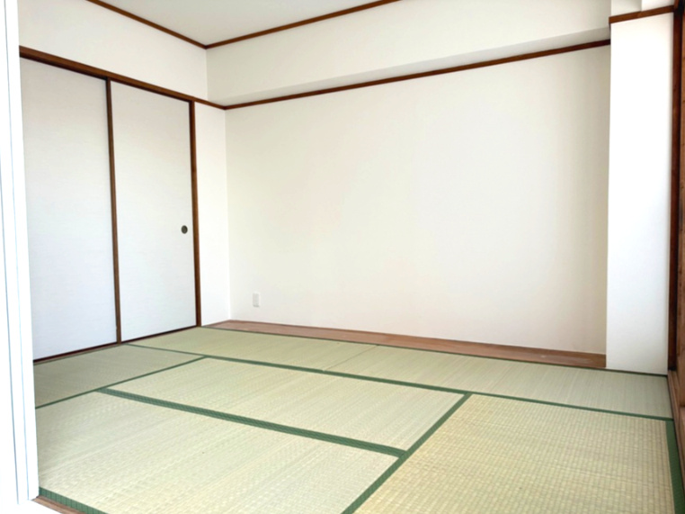 ベルヴィル朝霧の和室|6帖和室来客用に是非♪