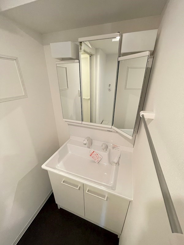 MODERN PALAZZO六本松stationの独立洗面台