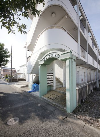 ジュネス青山のエントランス
