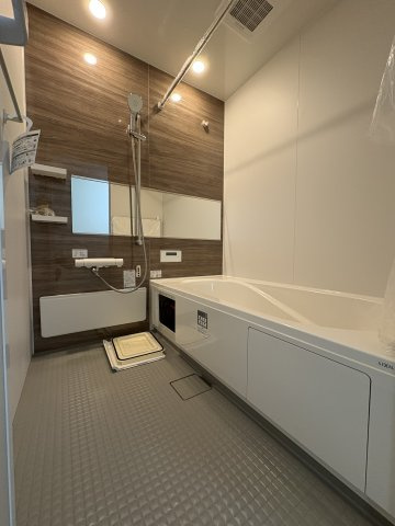 SUNSET BLOCK TSUJIDO EAST – 海辺と陽光を楽しむ家の浴室