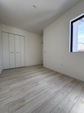 SUNSET BLOCK TSUJIDO EAST – 海辺と陽光を楽しむ家の洋室