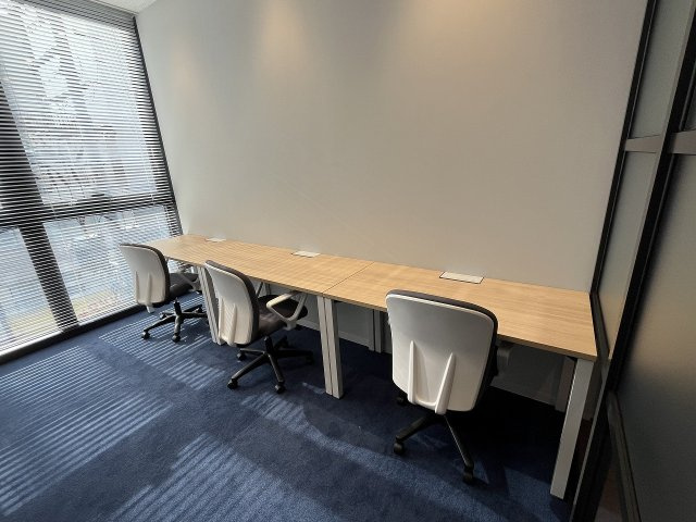 大阪市中央区難波千日前の事務所の内装