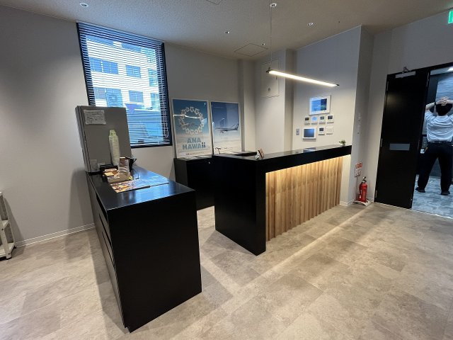 大阪市中央区難波千日前の事務所のその他|（受付）平日はコンシュルジュが対応してくれます。