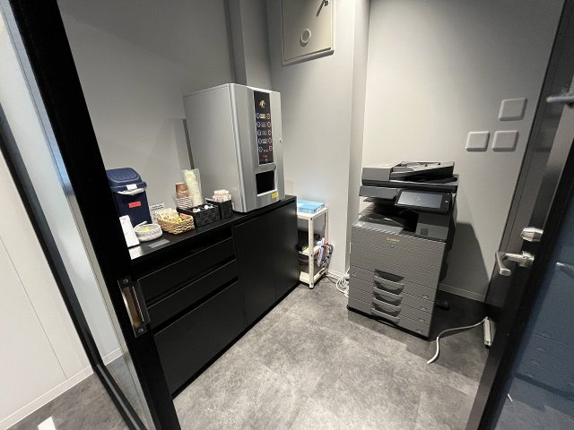 大阪市中央区難波千日前の事務所のその他共用部分|ドリンクバー、コピーコーナー