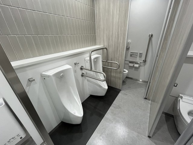 大阪市中央区難波千日前の事務所のトイレ