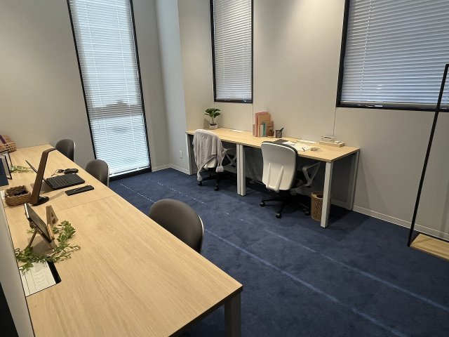 大阪市中央区難波千日前の事務所の内装