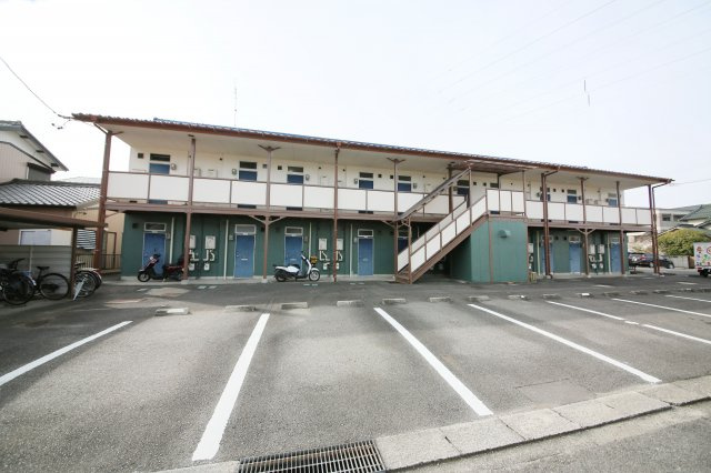 清風苑の駐車場