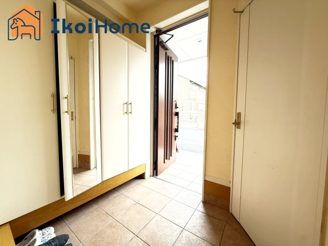 明石市岬町　中古戸建の玄関|【ホームページに現地動画掲載中】●年中無休：当日予約可●玄関には大きなシューズボックス完備！