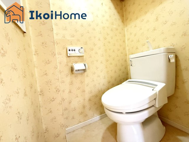 明石市岬町　中古戸建のトイレ|【ホームページに現地動画掲載中】●年中無休：当日予約可●1階・2階ウォッシュレット付のお手洗い。