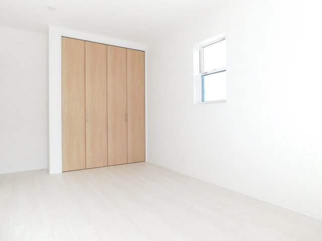 名古屋市港区明正１丁目の新築一戸建の洋室|◇洋室◇　　２面採光で嬉しい洋室約４．５帖　　全居室収納完備♪　全居室二面採光！