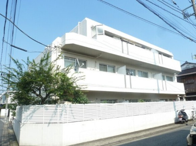 【外観】 | アペックス東高円寺 | 鉄筋コンクリート造のがっちりとした建物。