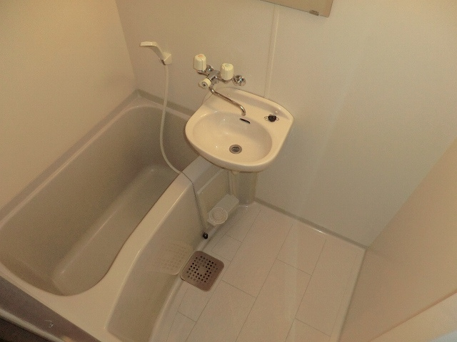 パルシオ三宮フラワーロードの浴室