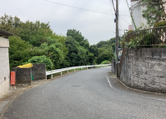 【展望】 | アメニティヒル本厚木 | 景色重視でお家選ぶをするとスーパーが遠い！学校が遠い！など生活をするうえで利便性で困ることもあります。まず一度現地を見学する際に、周辺の施設などがあるかを確認し、暮らし始めた後のことを想像しましょう。
