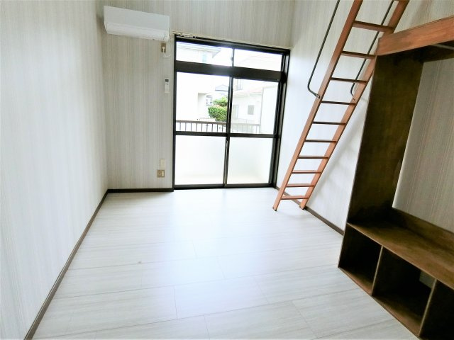 グランドメゾン君ヶ代の居間・リビング