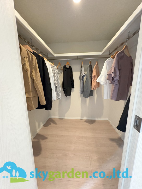 片瀬東映マンションの収納|ウォークインクローゼット
大容量お部屋としても使えます。