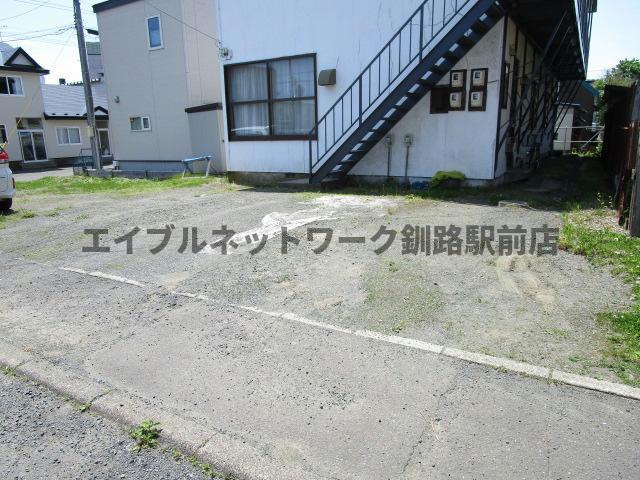 荒木ハイツの駐車場