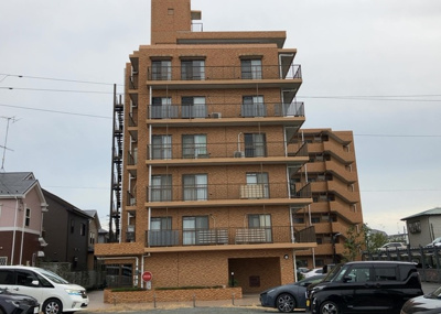 【外観】 | ダイアパレス本厚木第５ | マンションの外観は非常に重要なポイントです！外観の善し悪しは資産価値に大きな影響を与えます。外観のいいマンションを購入することで、高値で売却がしやすく、買い手が見つかりやすいというメリットがあります。