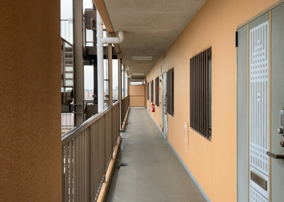 【その他共用部分】 | ダイアパレス本厚木第５ | 共有部分は、住民なら誰もが使える設備のこと。例えば駐車場やエレベーター、インターネット設備、セキュリティ設備などがあります。他にも、マンションの廊下・外部階段やエントランス・ゴミ置き場などがあります。