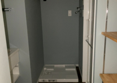 【ランドリースペース】 | ダイアパレス本厚木第５ | ランドリースペースも気になります。洗濯機置場があり「洗う、干す、取り込む、アイロンがけ、たたむ」など、洗濯に関する家事をするための空間です。広さや収納など付帯設備も含めて、詳細は現地でご確認ください。