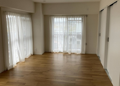 【居間・リビング】 | ダイアパレス本厚木第５ | リビングの間取りの種類は大きくわけてリビングとダイニングが別になっているタイプ、リビングダイニング一体型です。どちらも一長一短ですので、家を選ぶ時はその両面をチェックして決めるようにしましょう。