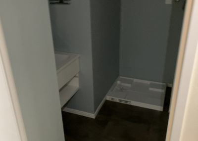 【脱衣所】 | ダイアパレス本厚木第５ | 洗面脱衣所は「体を綺麗に整える場所」という目的と役割を持っています。そして便利で使い勝手のいい「体を綺麗に整える場所」にするためには、配置や動線、照明や収納計画をしっかりと検討しておく必要があります。