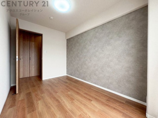 創造性や成長を促す遊びの空間を提供。学習や趣味に集中できる環境を整えます。個別のプライベートスペースは自己表現と自立心を育み、心地よい睡眠環境を整えリラックスできる場所を提供。